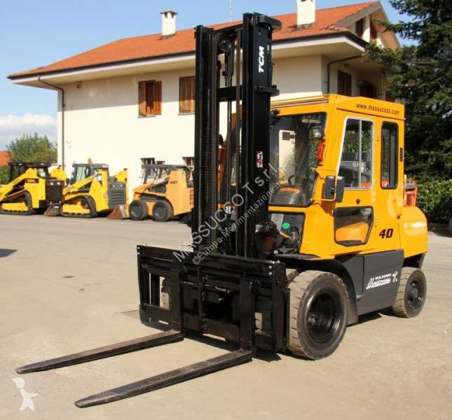 Carrello elevatore diesel TCM FD40T2 usato