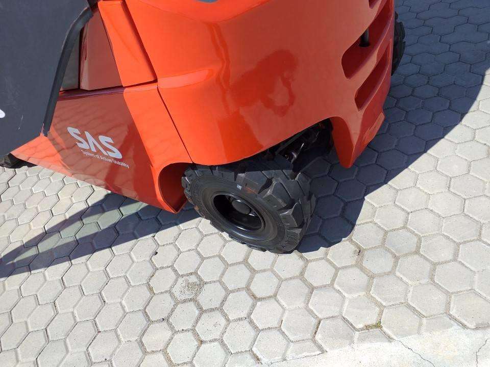 TOYOTA 8FBMT30 - Photo 10