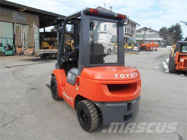 TOYOTA 7FDF-30 - Photo 4